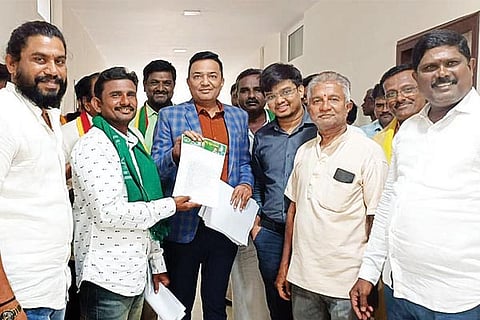 Hospet AIMS protest