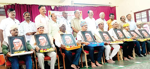 ಮನುಷ್ಯ ನಡೆದು ಬಂದ ಹಾದಿ ಮರೆಯಬಾರದು