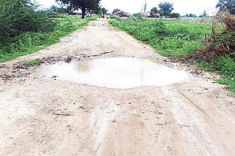Kustagi road damage1