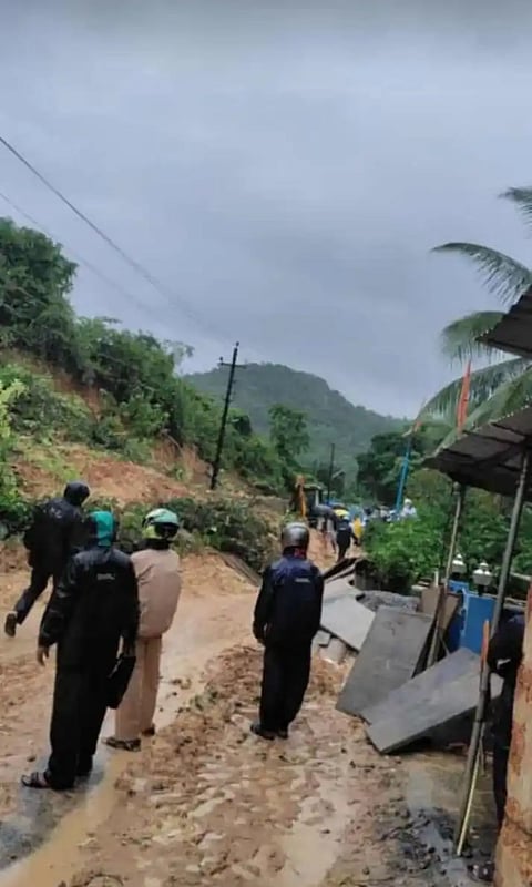 Land slide (2)