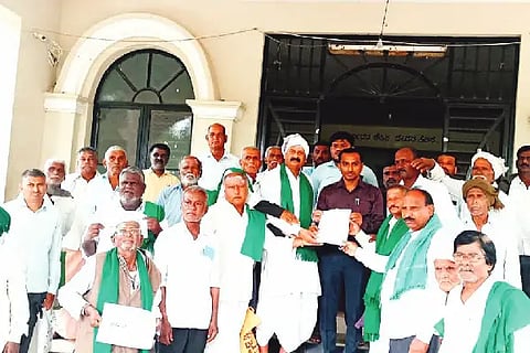 Protest demanding release of crop insurance