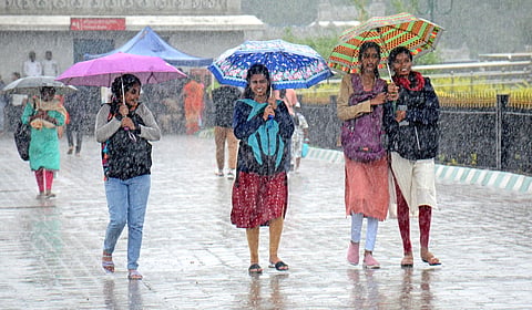 Raghu_15_Rain_@_VS-3