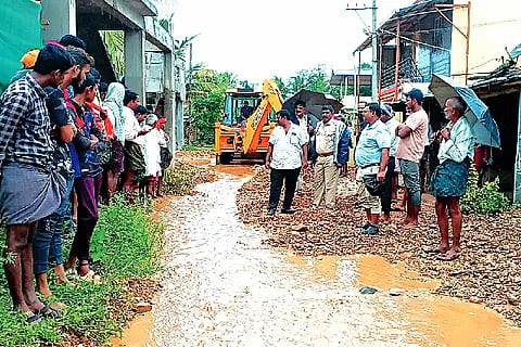 Sasvehalli, Hurlehalli, rain, water,