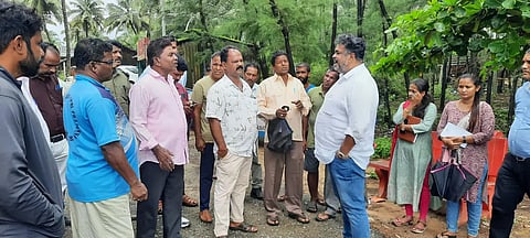 Satish-Sail-flood-area-visit