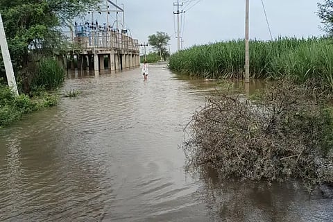 Water on Dhavleshwar Bridge