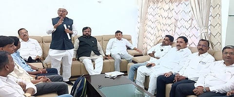 press meeting