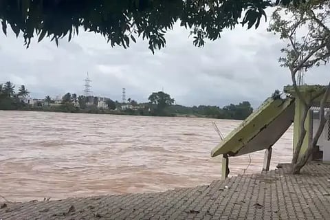 tunga river Flood