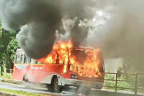 06 SGR.03 bus fire