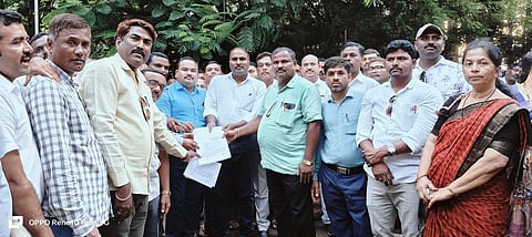 primery school teacher protest koppal