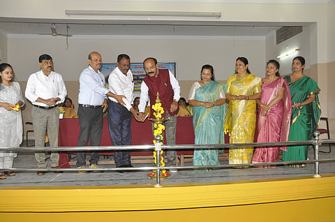 ಎ.ವಿ.ಕಾಂತಮ ಮಹಿಳಾ ಕಾಲೇಜಿನಲ್ಲಿ ಅಭಿವಿನ್ಯಾಸ ಕಾರ್ಯಕ್ರಮ ಉದ್ಘಾಟನೆ