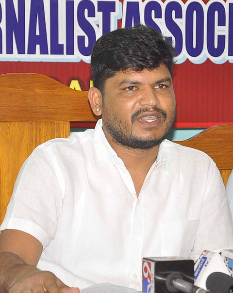 ದಲಿತರನ್ನು ಒಕ್ಕಲೆಬ್ಬಿಸುವ ಹುನ್ನಾರ:ಆರೋಪ