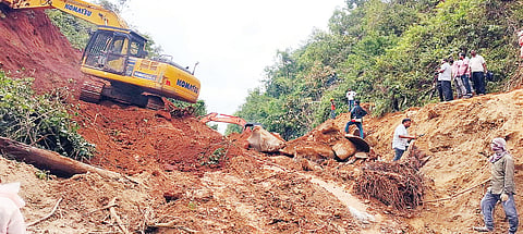 ಆಚಂಗಿ ಬಳಿ ರೈಲು ಹಳಿ ಮೇಲೆ ಮತ್ತೆ ಭೂ ಕುಸಿತ