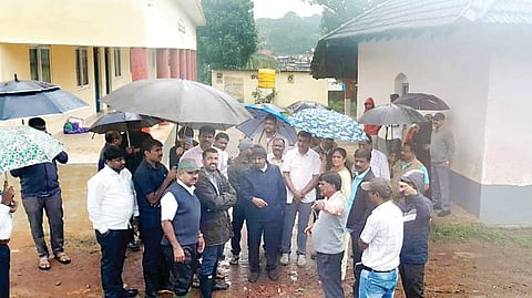 1ss1kalaji kendra mla visit