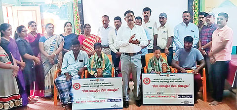 ಬಿಆರ್‌ಸಿ ಕೇಂದ್ರದಲ್ಲಿ ನಯನಾ, ಐಶ್ವರ್ಯಗೆ ಸನ್ಮಾನ