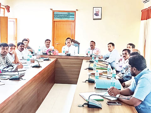 ಕೆರೆಗಳ ಹೂಳು ತೆಗೆಸಲು ಕ್ರೀಯಾಯೋಜನೆ ಸಲ್ಲಿಸಿ