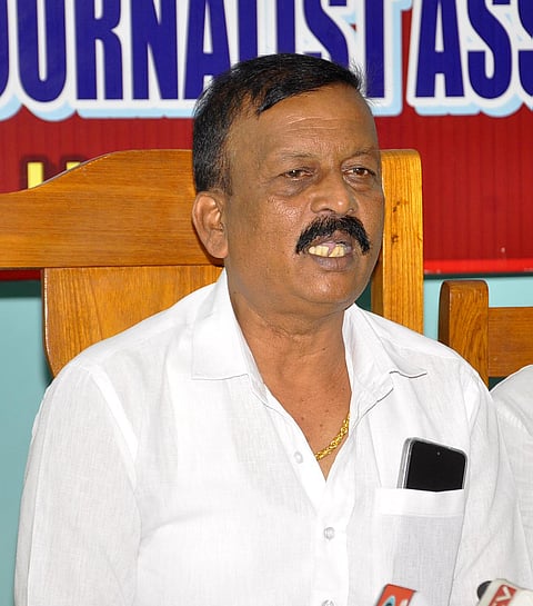 ಸಿಎಂ ರಾಜ್ಯಪಾಲರ ಮೂಲಕ ನೋಟಿಸ್ ನೀಡಿರುವುದು ಖಂಡನೀಯ
