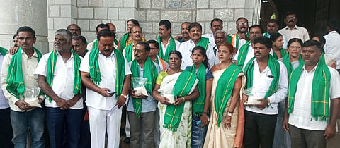 Congress protest against BJP Mandya