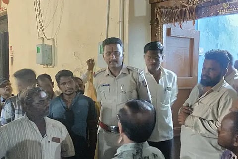 Eight Tole Gold, Jewellery, Cash, Nalatwad, Serial Theft,