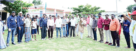 ಪಠ್ಯೇತರ ಚಟುವಟಿಕೆಯಲ್ಲಿ ತೊಡಗಿಸಿಕೊಳ್ಳಿರಿ