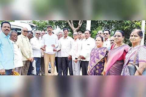 Kampli Retired Govt Employees manavi