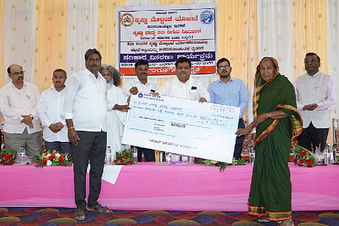 MINISTER M B PATIL UKP PROGRAM