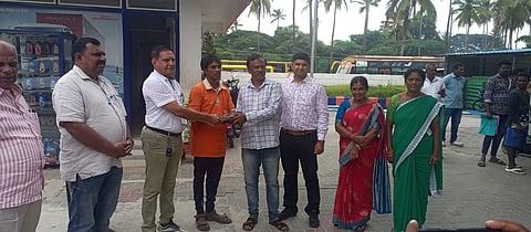 Petrol Station Staff Who Forgot Humanity Mandya