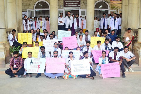 Post graduate doctors protest Mandya