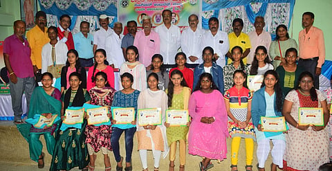 Pratibha Puraskar Mandya