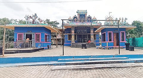 ಪಾದಕ್ಕೆ ಎರಗಿದರೆ ಕೈ ಬಿಡನು ಶನೈಶ್ಚರ
