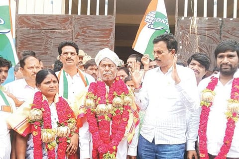 Sandur kurekupp Election