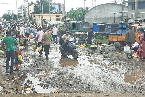 Selling vegetables in Kachipichi Radi itself
