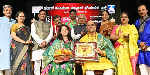 Sudhee_25_Sadgurusri_Award_@_Ka_Sa_Pa (2)