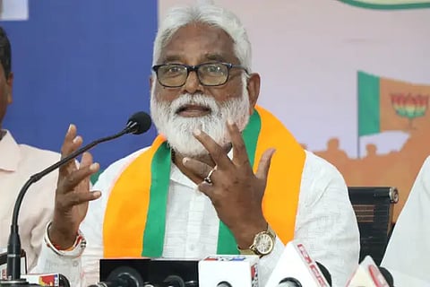 ex minister mahesh kollegala