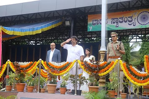 independence day flog hosting