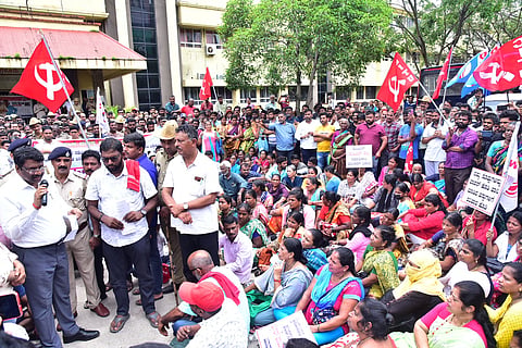 mng-aug7-protest2