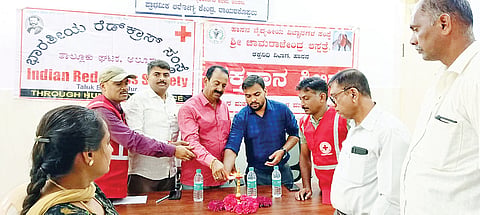 ರಕ್ತದಾನ ಶಿಬಿರವನ್ನು ಕಾರ್ಯಕ್ರಮ 1