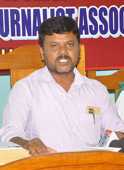 ಪಟ್ಟಣದಲ್ಲಿ ಡಾ.ಬಿ.ಆರ್.ಅಂಬೇಡ್ಕರ್ ಪುತ್ಥಳಿ ನಿರ್ಮಾಣಕ್ಕೆ ದೇಣಿಗೆ ಸಂಗ್ರಹ