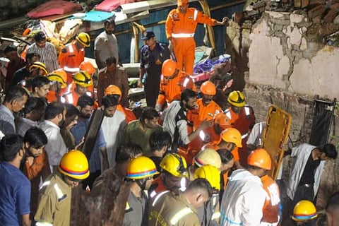 10 people end life 5 critically injured in Meerut house collapse