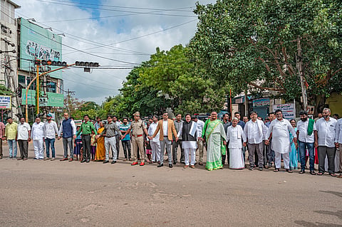 15 MANJU 01