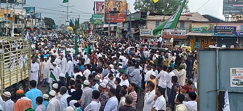 ನಗರದಲ್ಲಿ ಈದ್ ಮಿಲಾದ್ ಹಿನ್ನಲೆಯಲ್ಲಿ ಬೃಹತ್ ಮೆರವಣಿಗೆ
