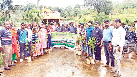ಕುಮಾರಲಿಂಗೇಶ್ವರ ದೇವಾಲಯ ಸ್ವಚ್ಛತೆ