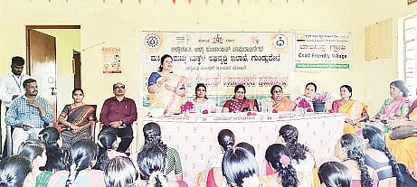 ಗುಂಡ್ಲುಪೇಟೆ ತಾಲೂಕಿನ ಚಿಕ್ಕತುಪ್ಪೂರು ಗ್ರಾಮದಲ್ಲಿ ಆಯೋಜಿಸಿದ್ದ ಪೋಷಣ್ ಅಭಿಯಾನ ಕಾರ್ಯಕ್ರಮದಲ್ಲಿ ಹೇಮಾವತಿ ಮಾತನಾಡಿದರು. ವಸಂತಕುಮಾರಿ, ದಾಕ್ಷಾಯಿಣಿ, ಸರಸ್ವತಿ ಇದ್ದರು.