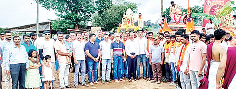 ವಿವಿಧ ಸಮಿತಿಗಳಿಂದ ಗೌರಿ-ಗಣೇಶ ಮೂರ್ತಿ ಪ್ರತಿಷ್ಠಾಪನೆ