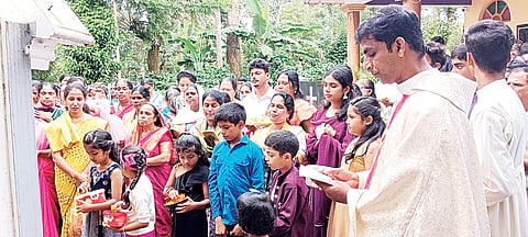 ಮೇರಿ ಮಾತೆ ದೇವಾಲಯದಲ್ಲಿ ನೋವೆನ ಪ್ರಾರ್ಥನೆ
