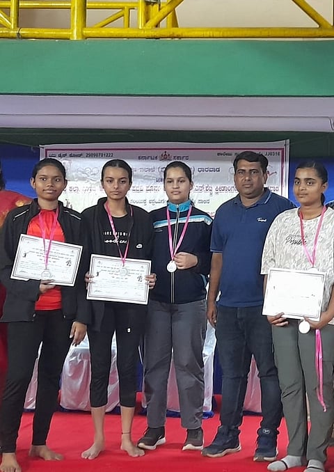 9 Dwd 2 Shuttle Badminton