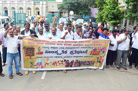 Artists protest Mandya