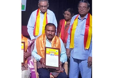 Award presentation to the middleman