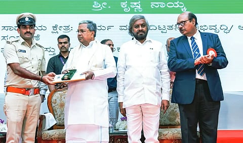 CM Award to porest officer