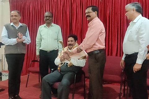 Chancellor of Kodagu University visits FMC College