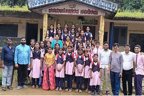 Comprehensive Award for Vajpayee School at Pratibha Kanji